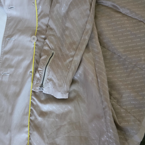 DKNY Classic Trench Coat - Picture 12 of 16